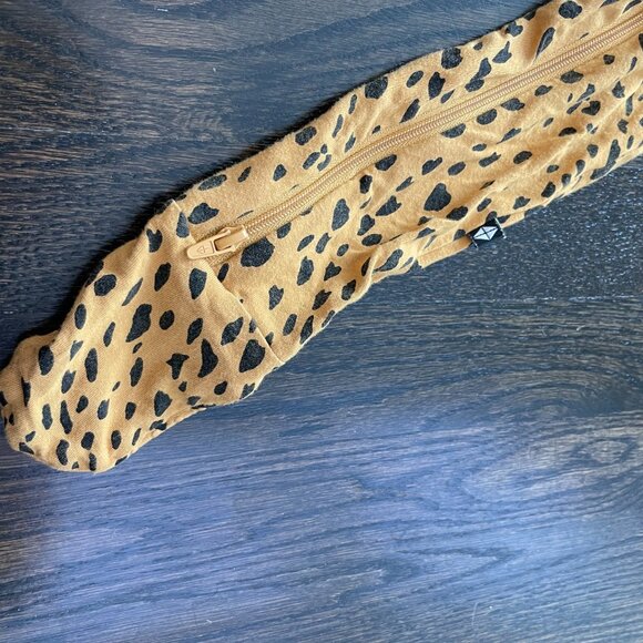 KYTE BABY Bamboo Zippered Footie - Marigold Cheetah - Size 6-12mo - Picture 2 of 8